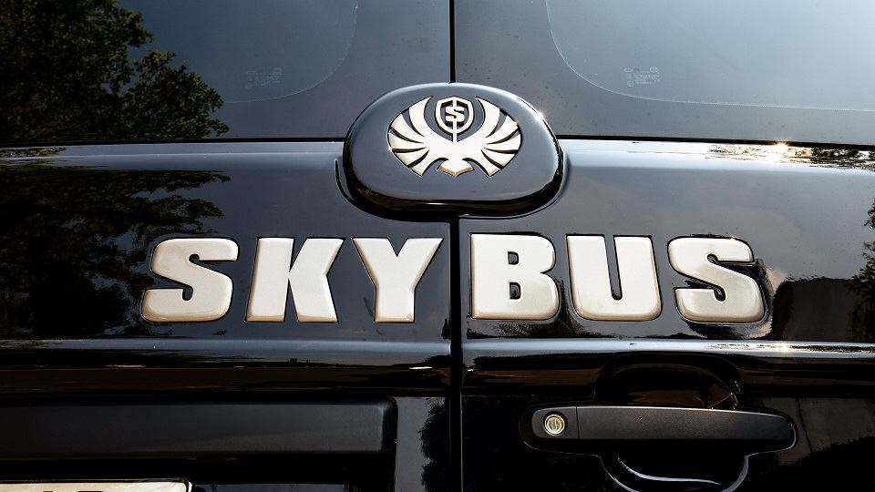Hãng độ xe limousine Skybus