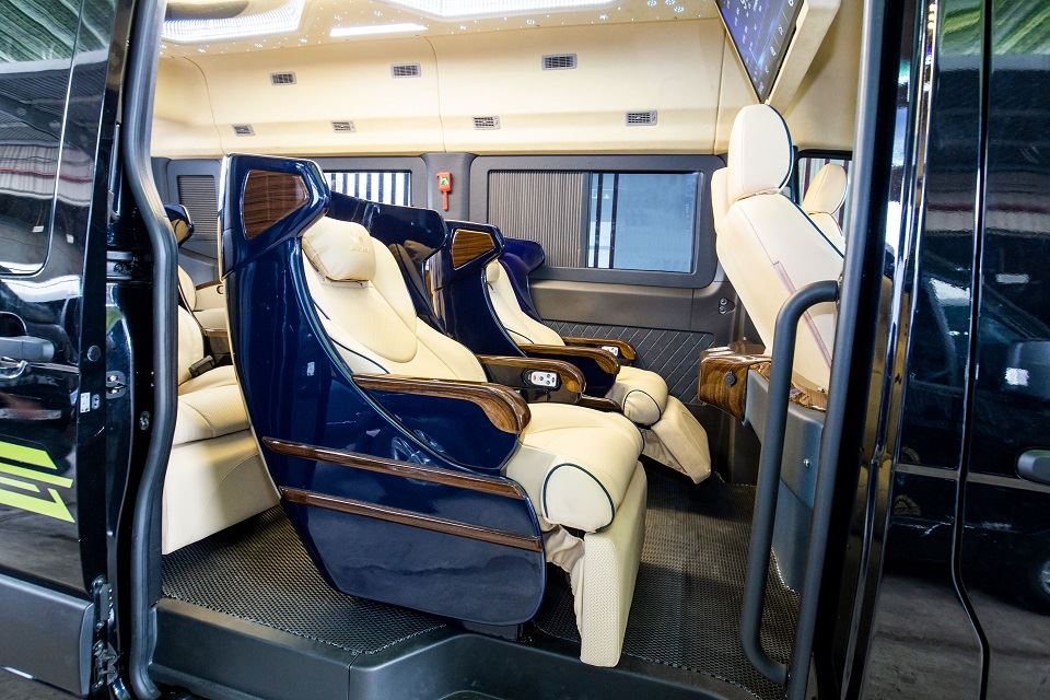 Skybus Solati Bold Limousine 10 chỗ