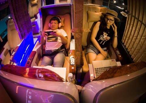 Universe Limousine ghế nằm SKYBUS Gold 1