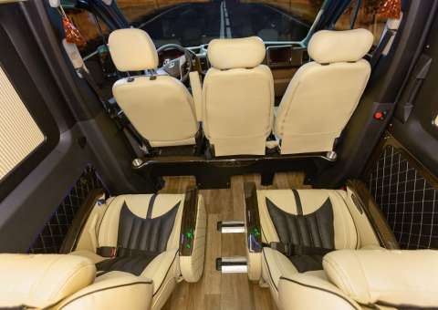 Solati Limousine 12 chỗ - Skybus Solati PRO X (2)