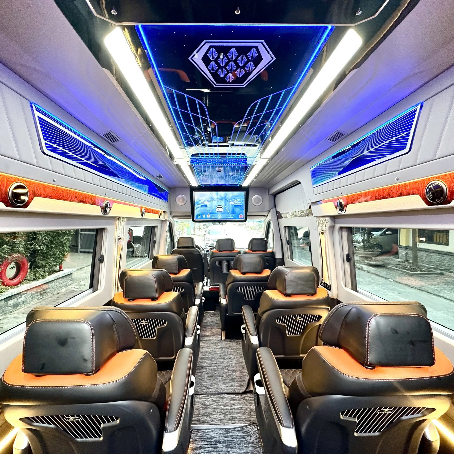 xe-anh-phat-limousine-di-phu-ninh-phu-tho